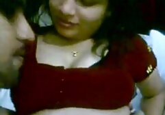 Gần như là một gái điếm, trên giường, bên cạnh nhau, sau đó thu thập khuôn sex me nhat ban mặt của cô