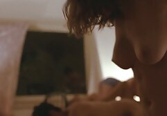 Một người đàn ông trẻ làm cho cô ấy một muốn coi phim sex của nhật cô gái ngu ngốc trong một diễn xuất