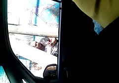 Hai cô gái trẻ ăn một thành viên của hội trò chơi sex của nhật tuyệt vời